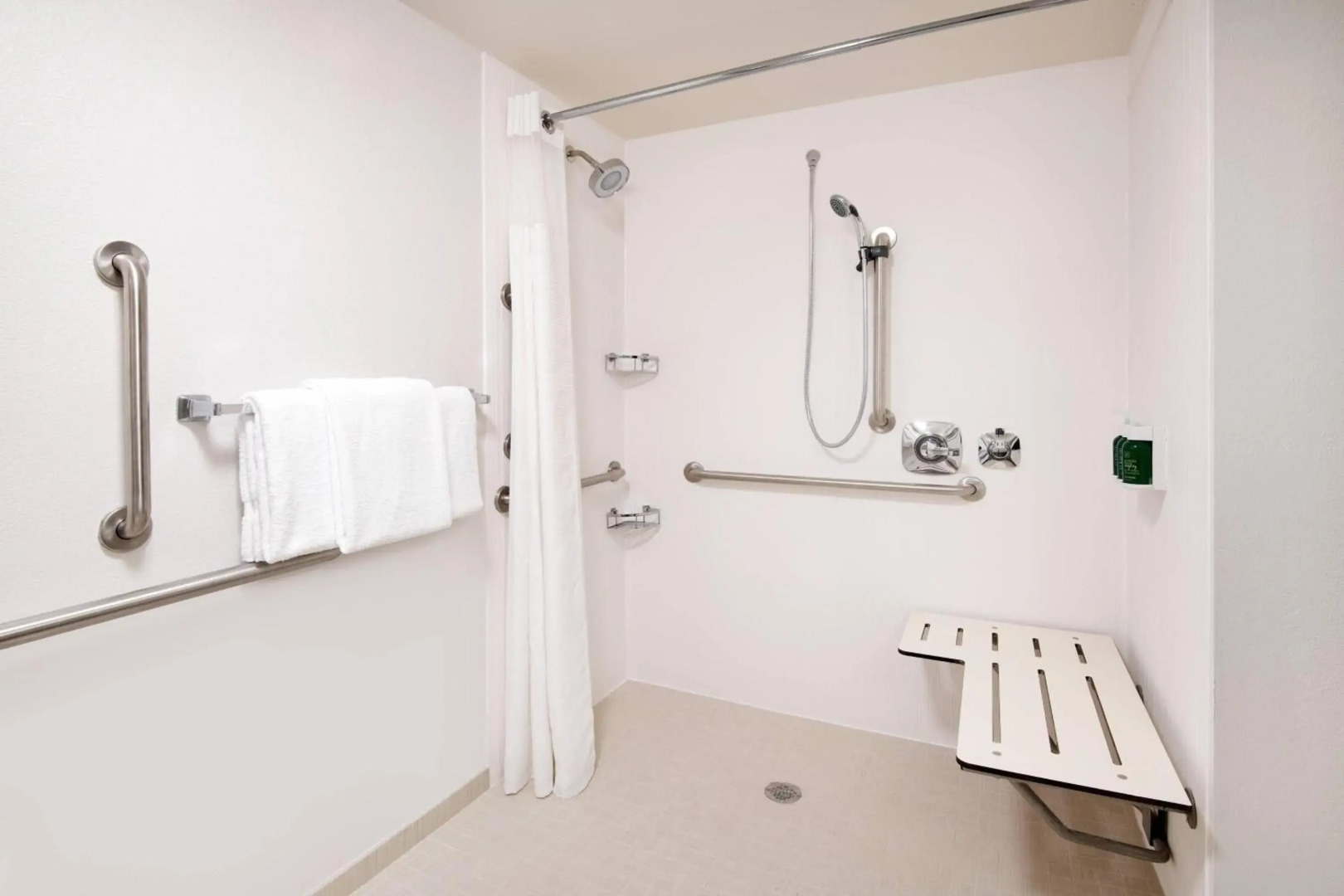 Photo - Courtyard by Marriott Savannah Midtown