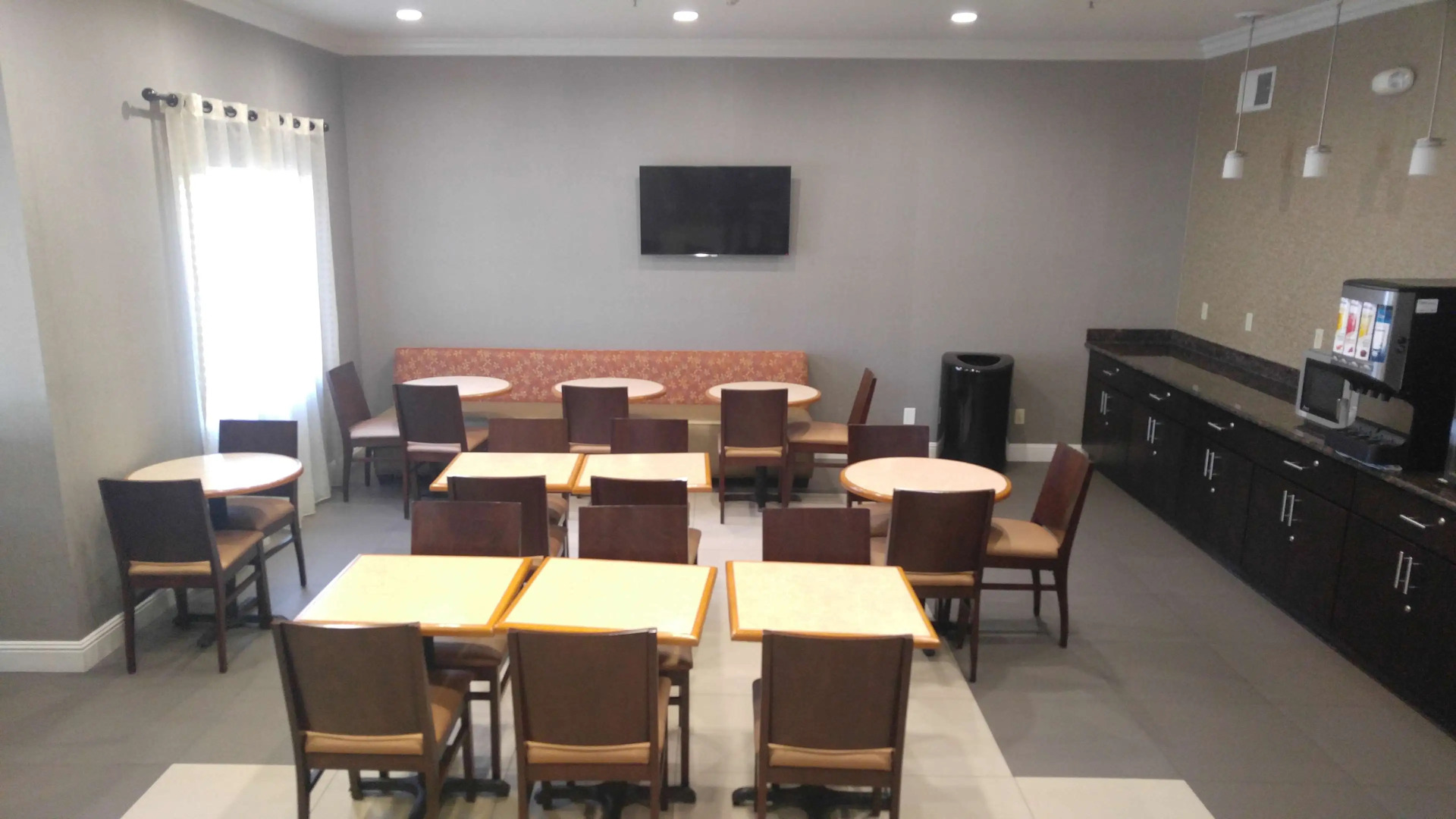 Foto - Best Western Plus Delta Inn & Suites