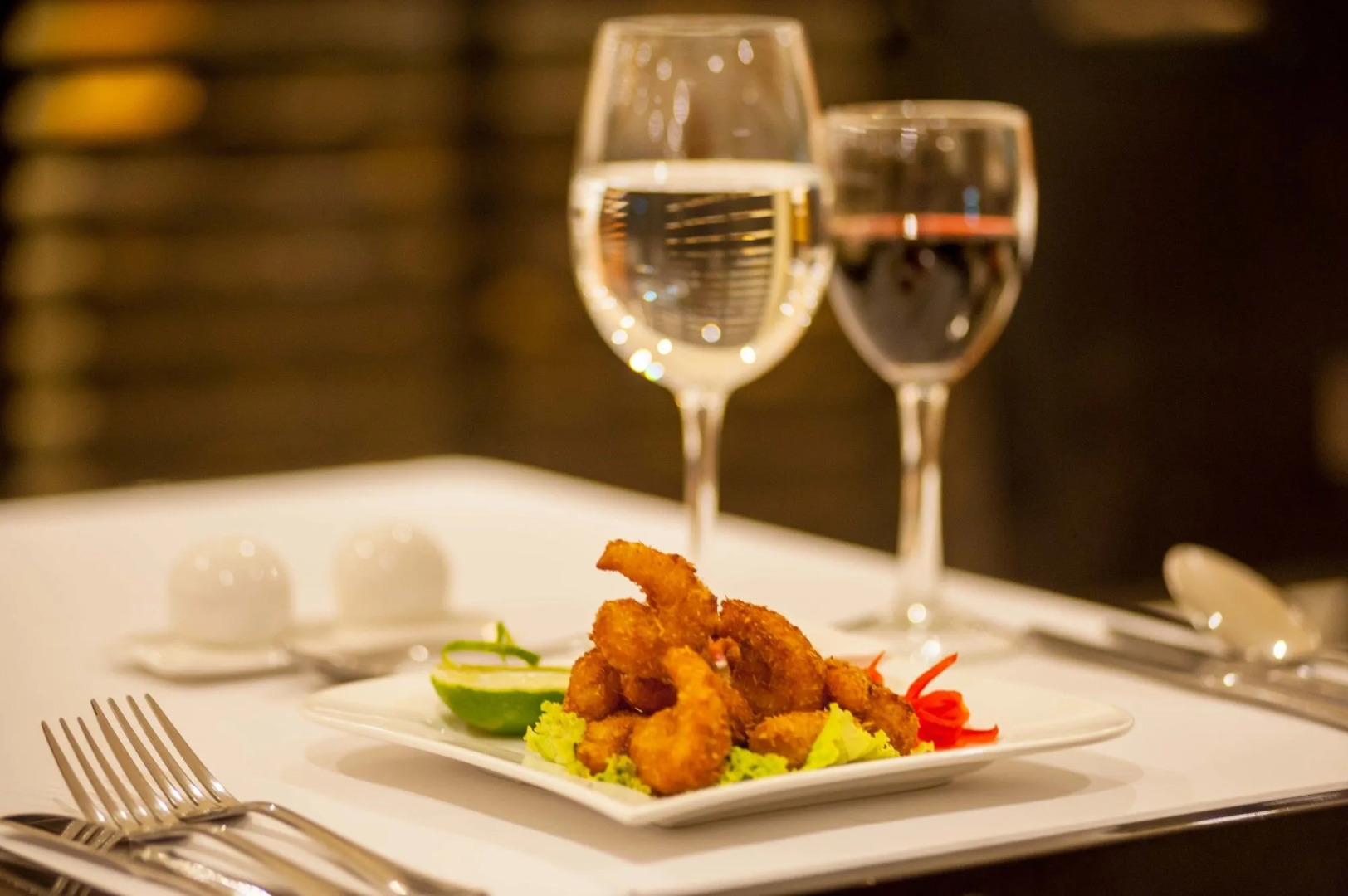 Photo - Richmond Suites Hotel