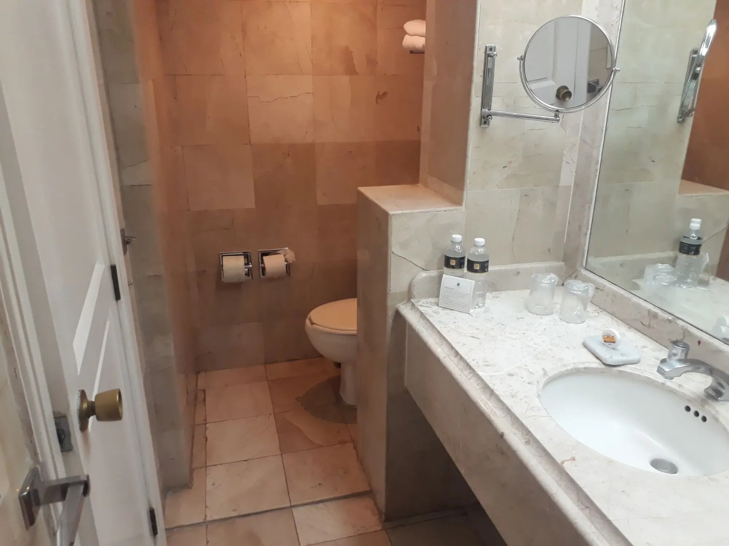 Photo - Country Plaza