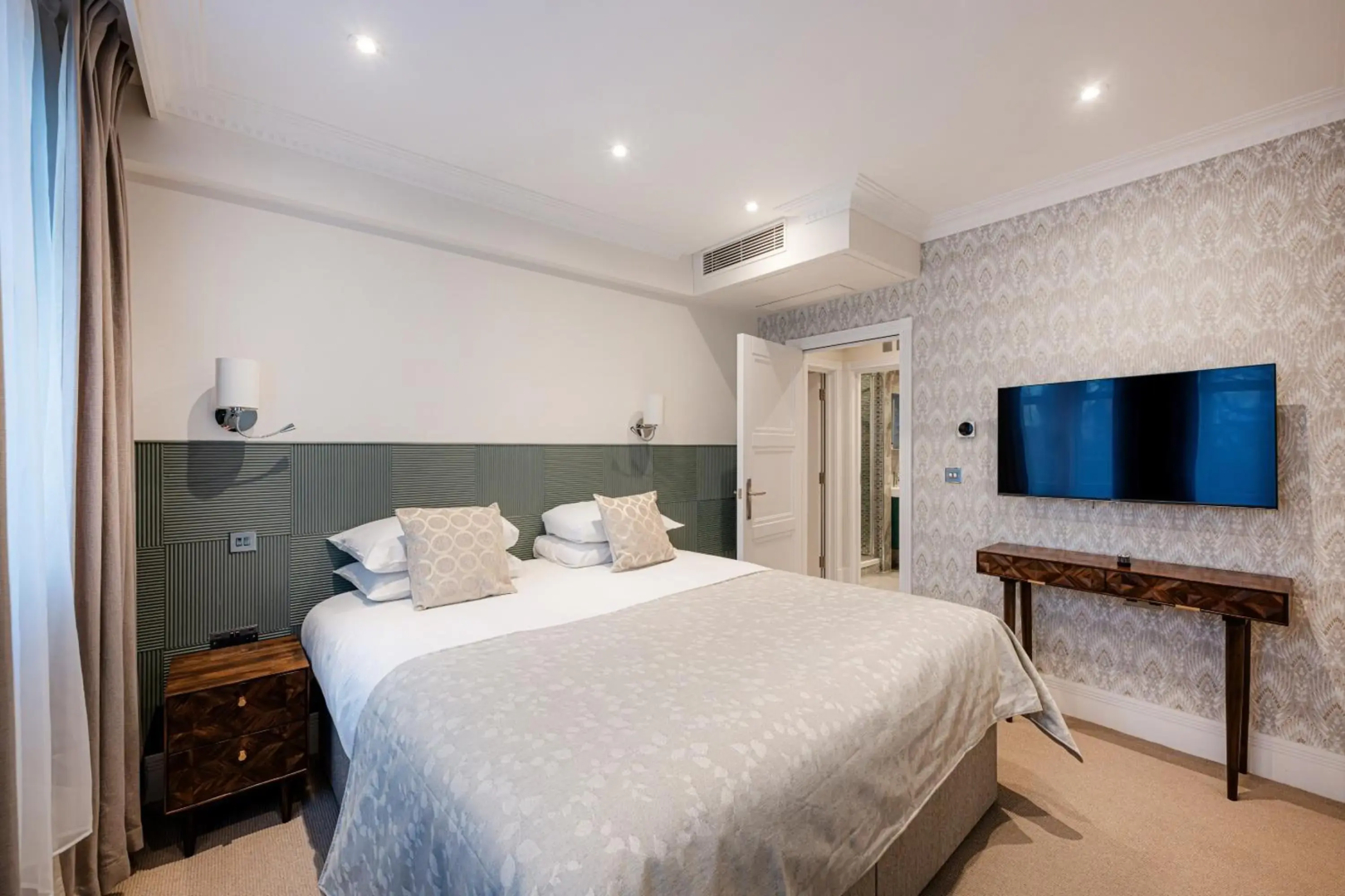 Photo - Fountain House Apartments - Hyde Park, London