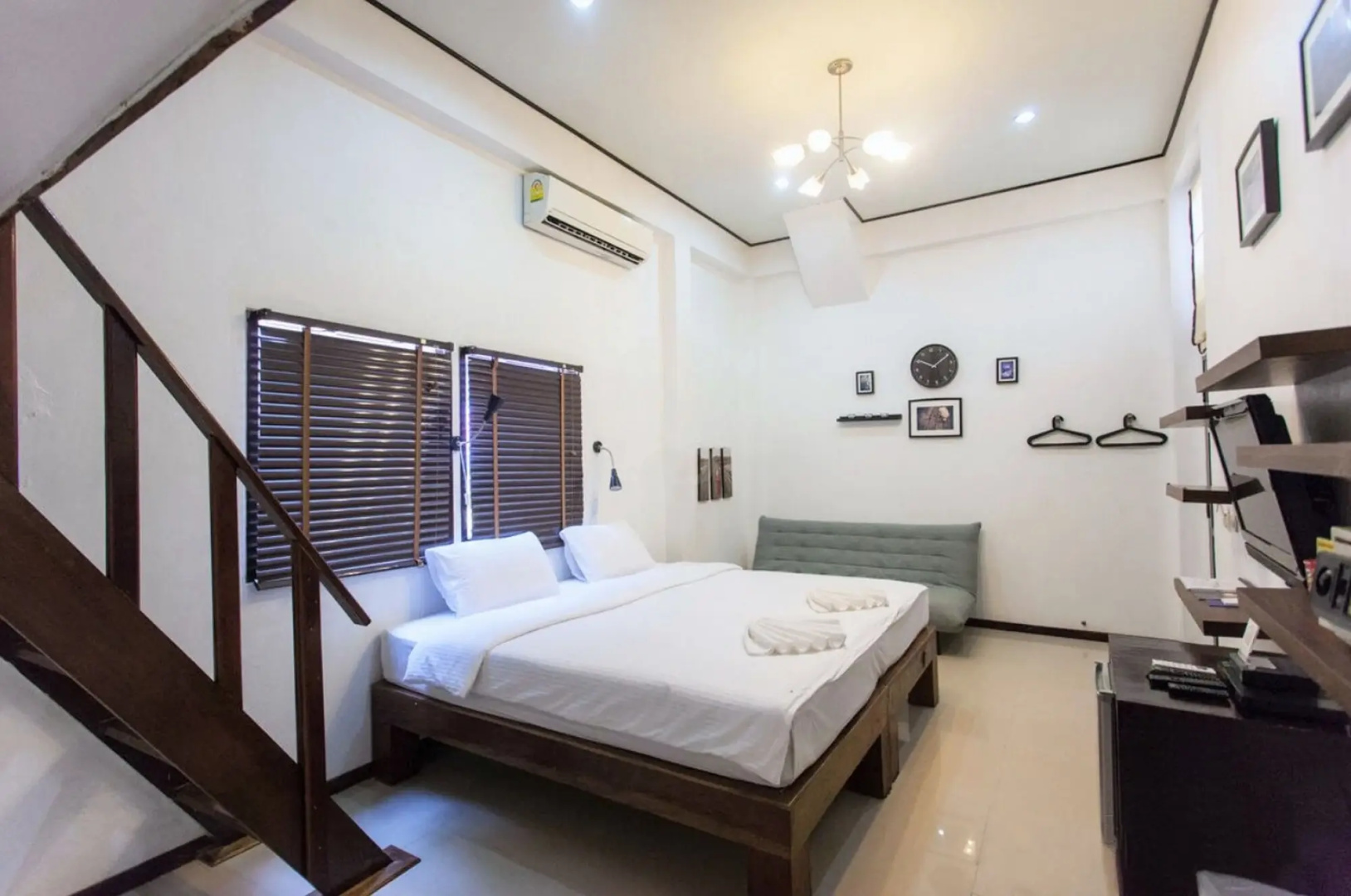 Photo - The Reef Hotel & Studios