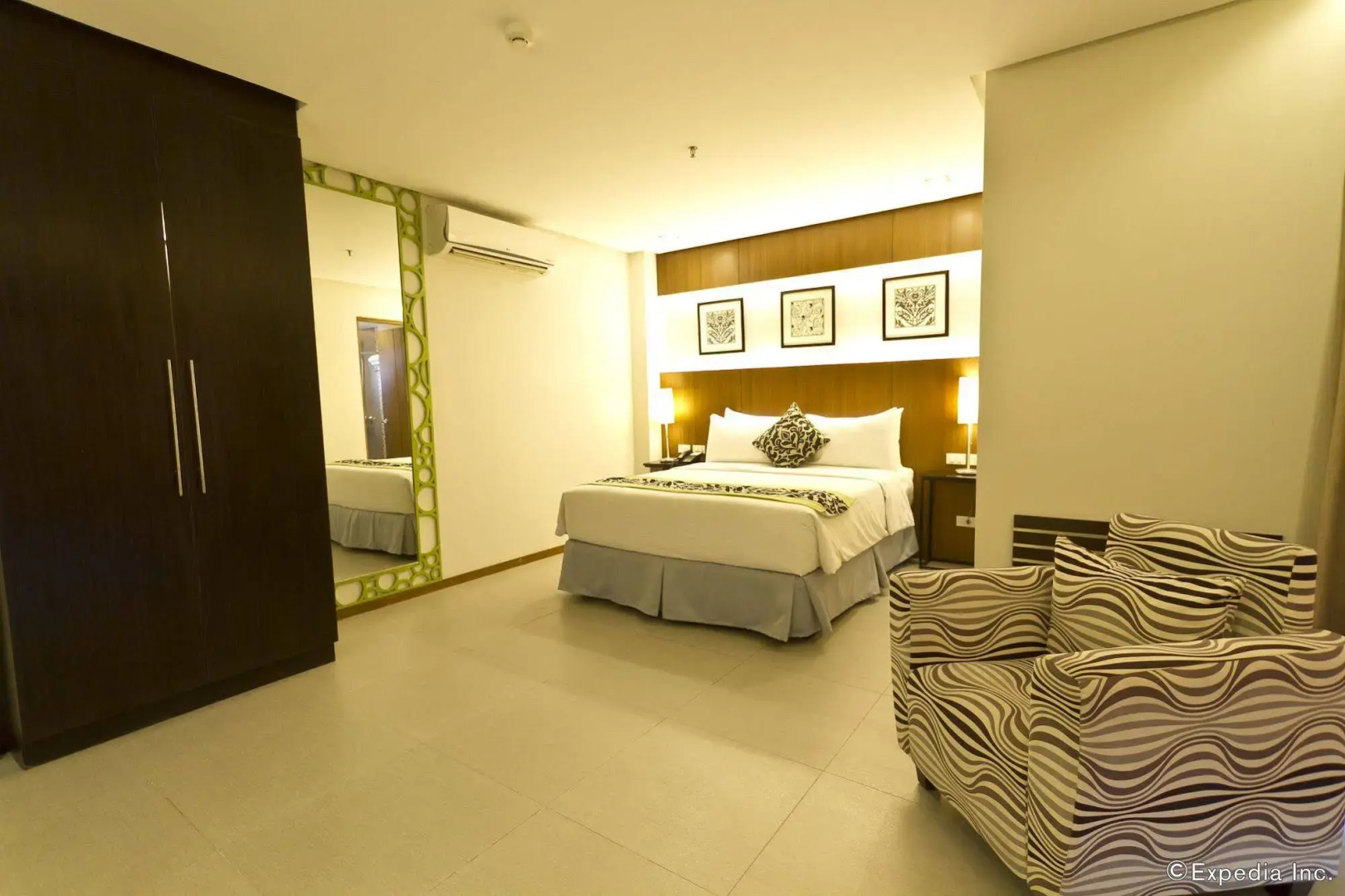 Photo - St Mark Hotel