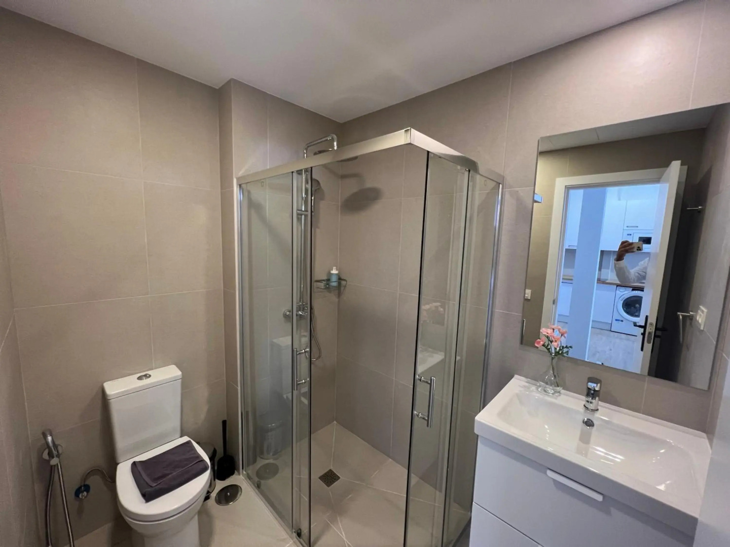 Photo - Bristol Sunset Beach - Holiday Apartments