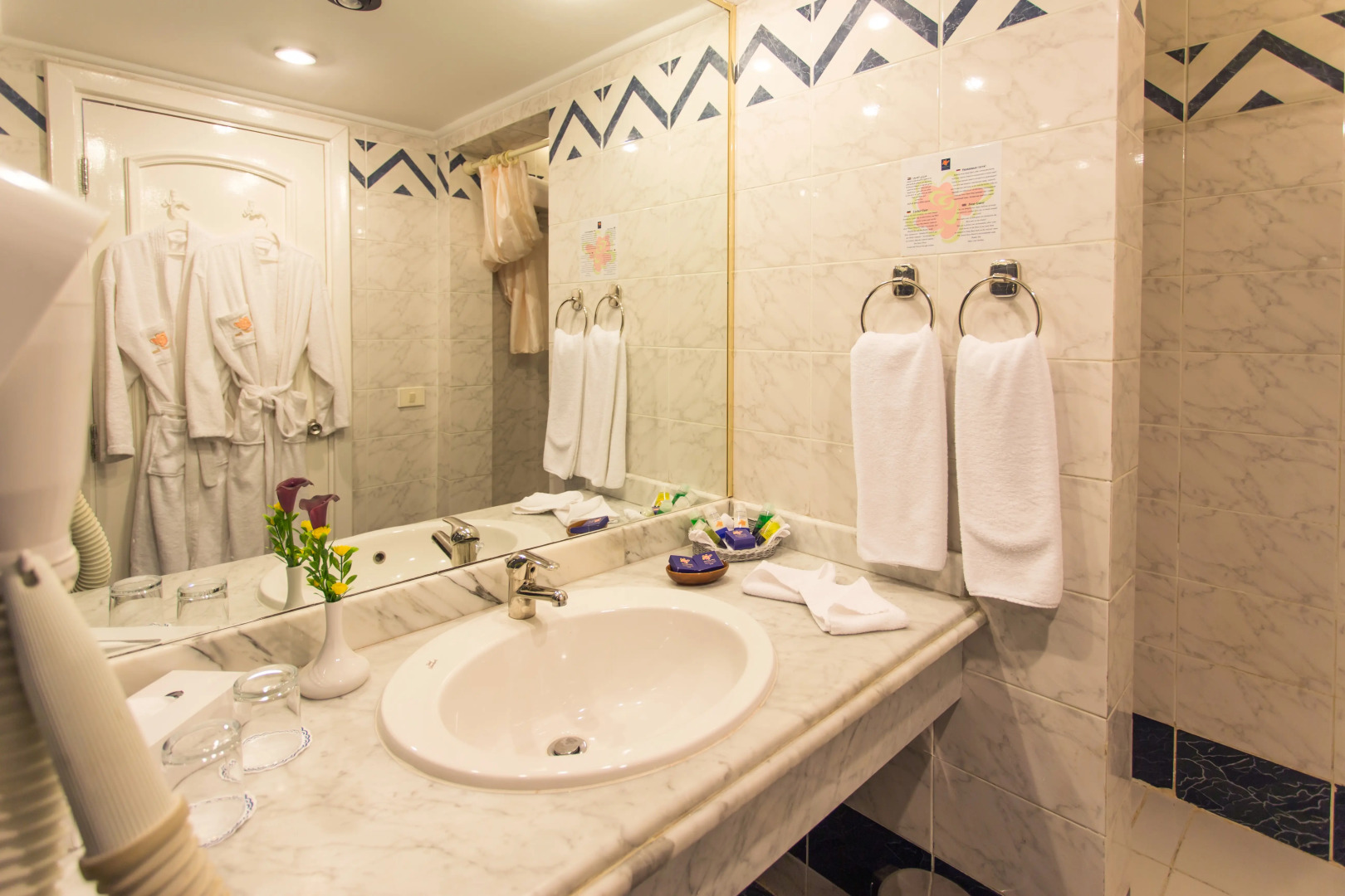 Photo - Desert Rose Resort