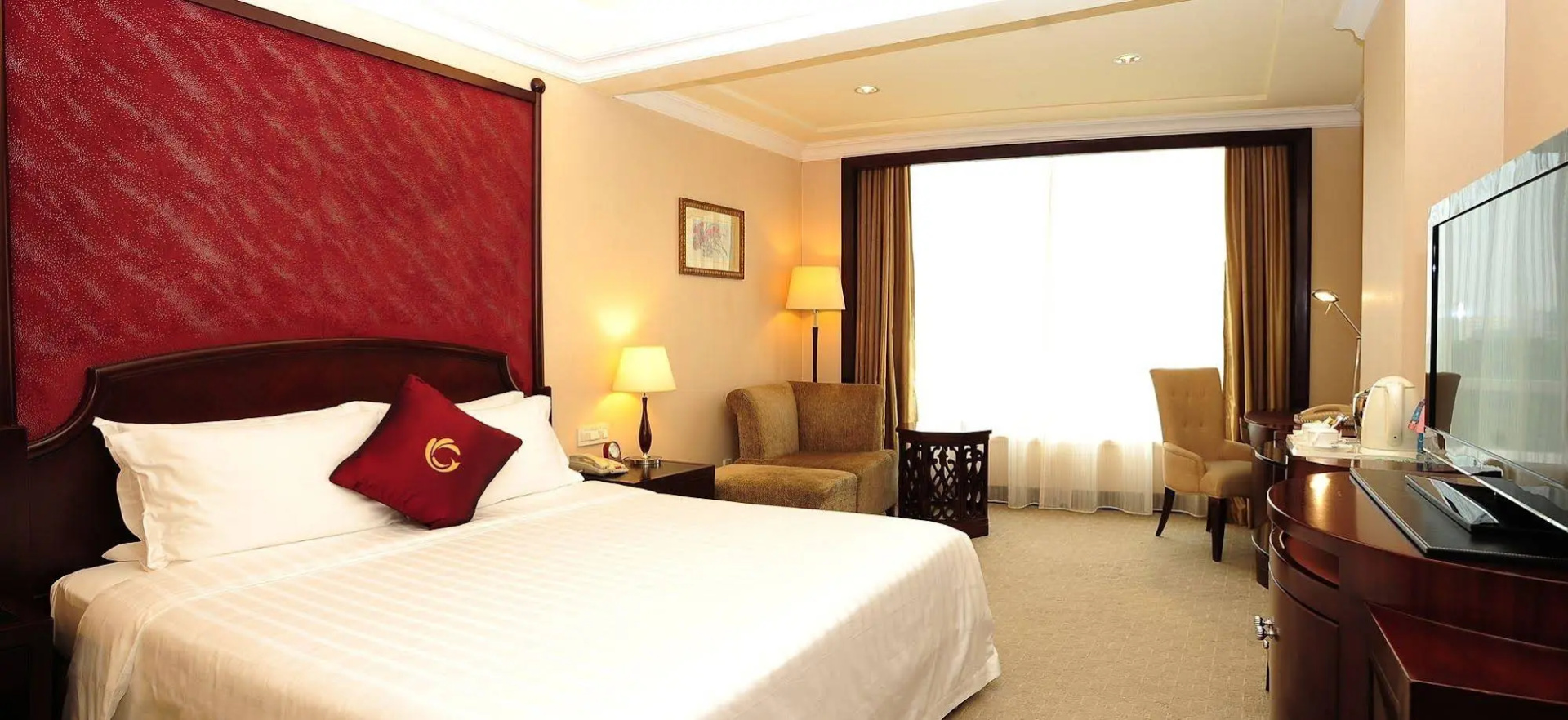 Photo - Royal Marina Plaza