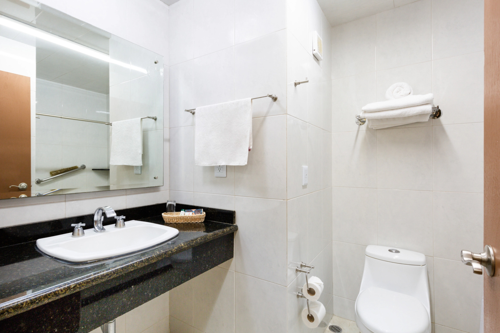 Photo - Howard Johnson by Wyndham Toluca