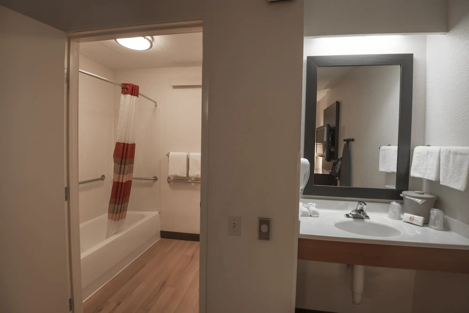 Foto - Red Roof Inn PLUS+ Chicago - Willowbrook