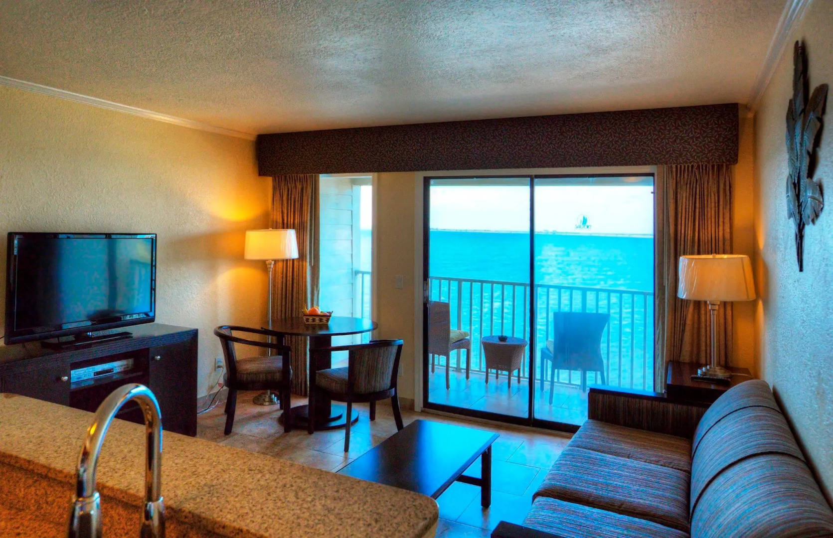 Photo - Sailport Waterfront Suites