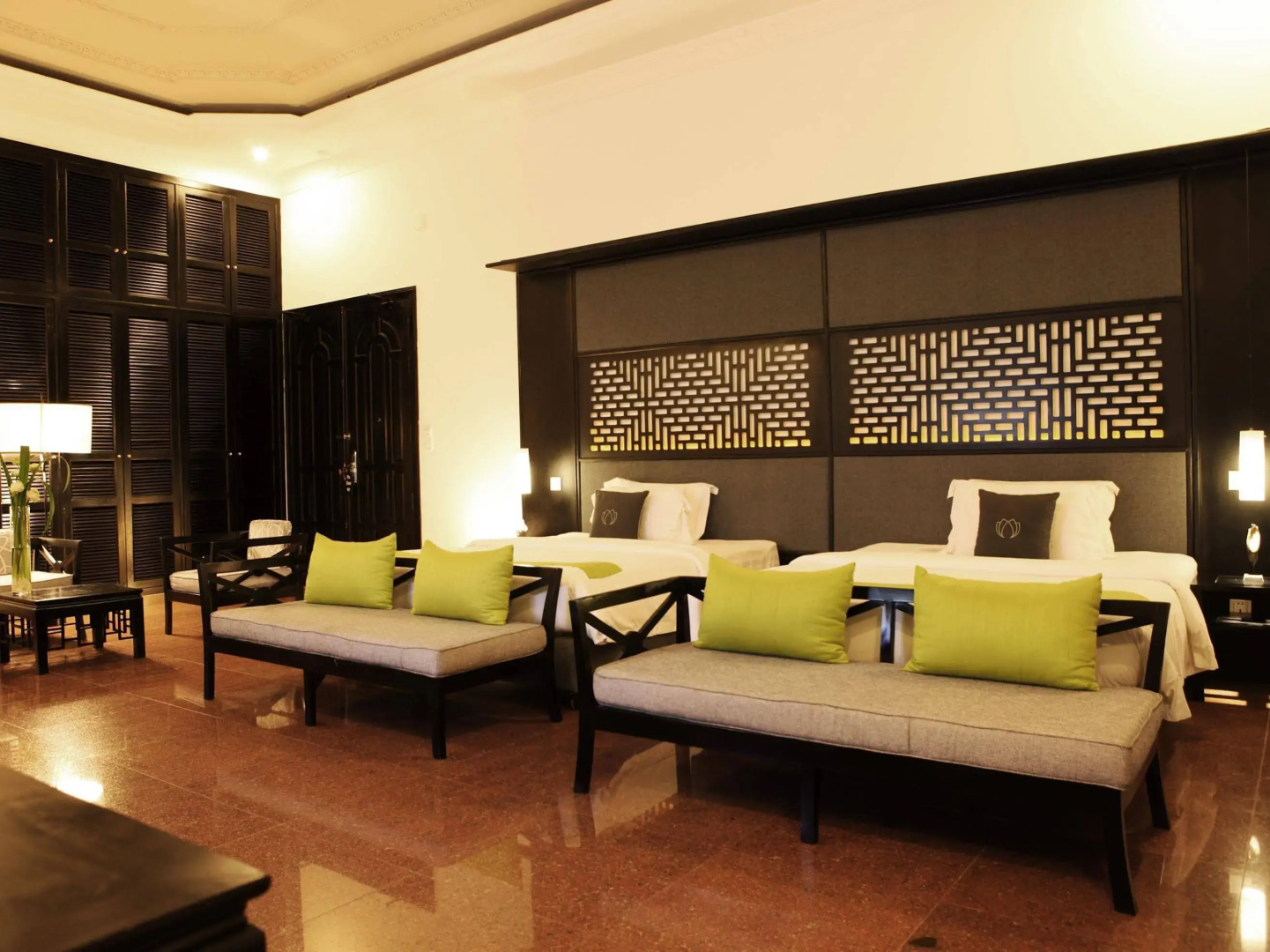 Foto - White Mansion 白色公馆