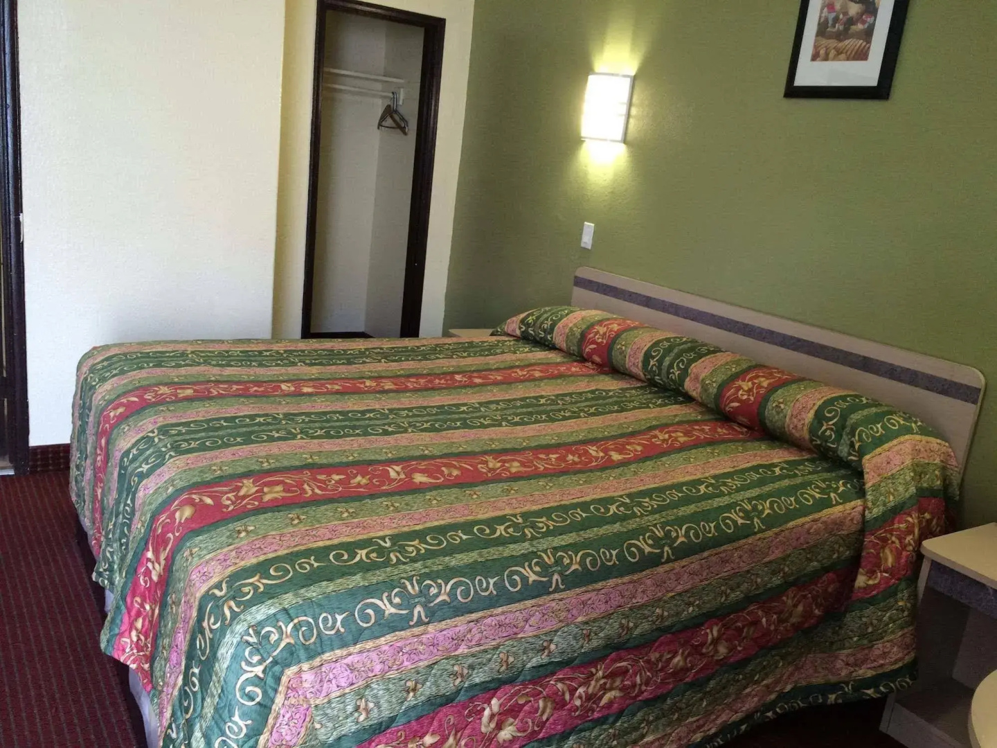Photo - Value Inn Hollywood