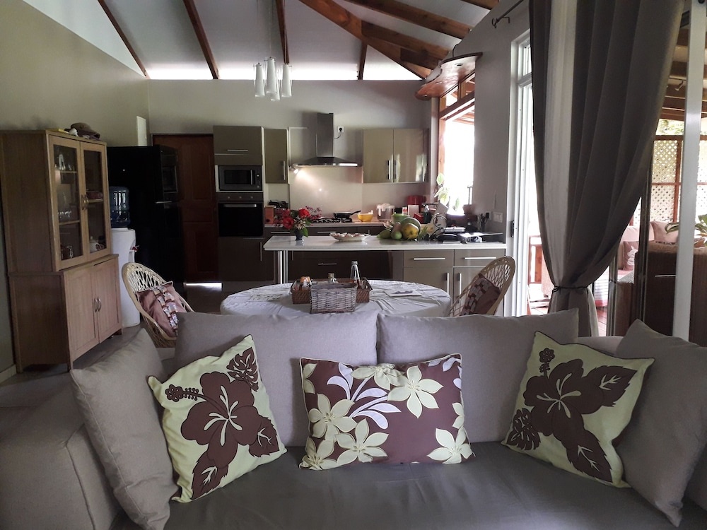 Mihinoa House