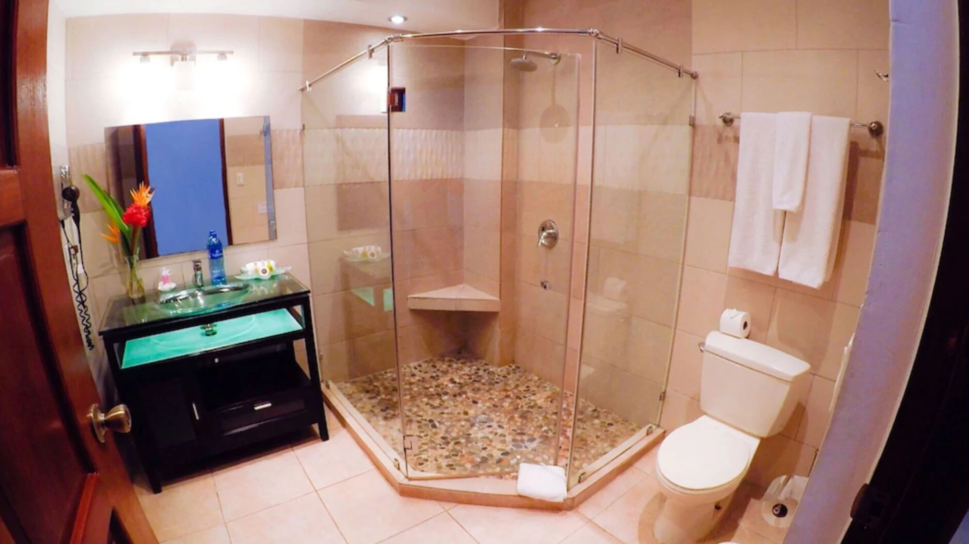 Photo - Tropical Suites Hotel