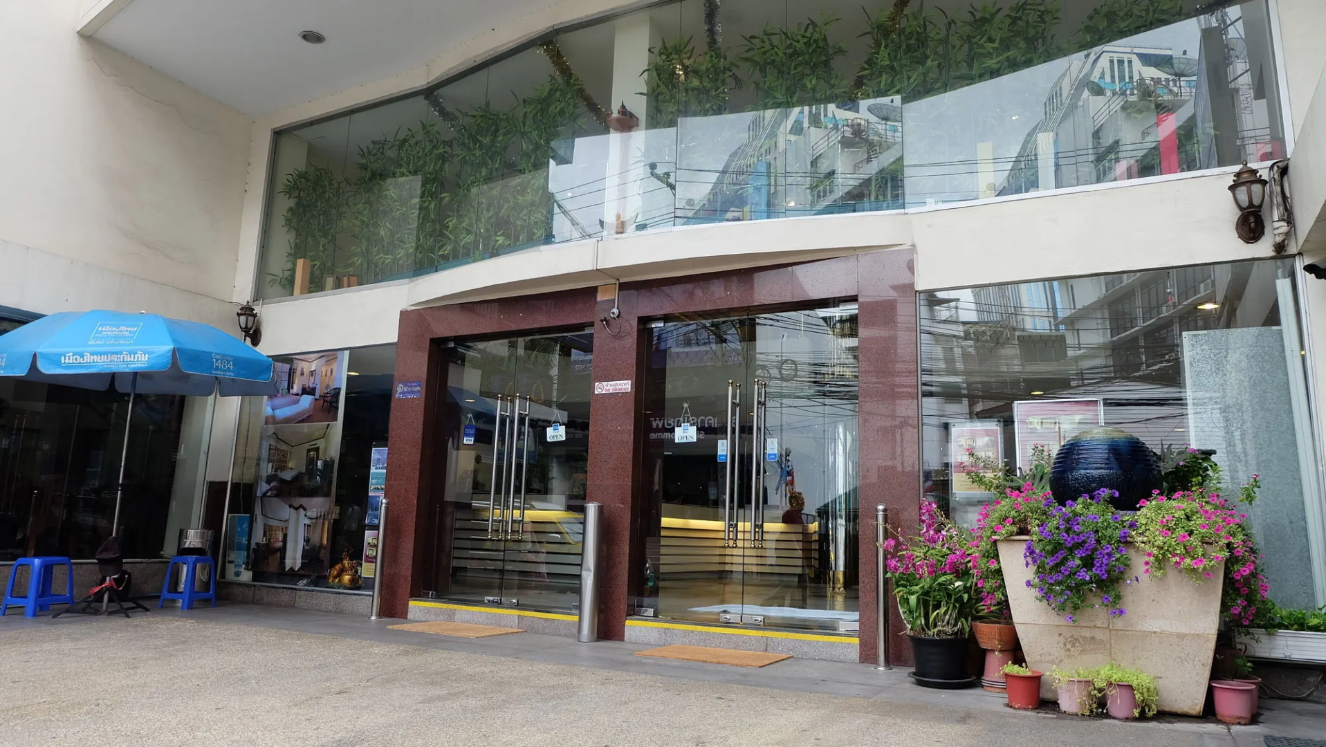 Photo - Grand Business Inn