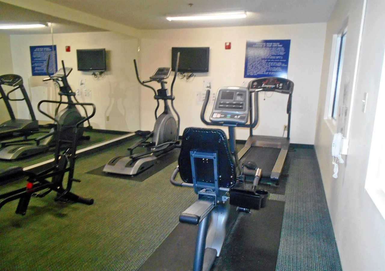 Photo - Red Roof Inn PLUS+ & Suites Savannah - I-95
