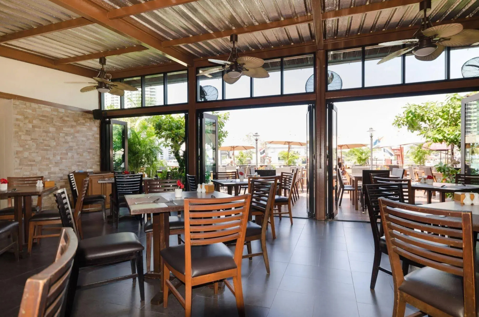 Photo - The StandardX, Bangkok Phra Arthit