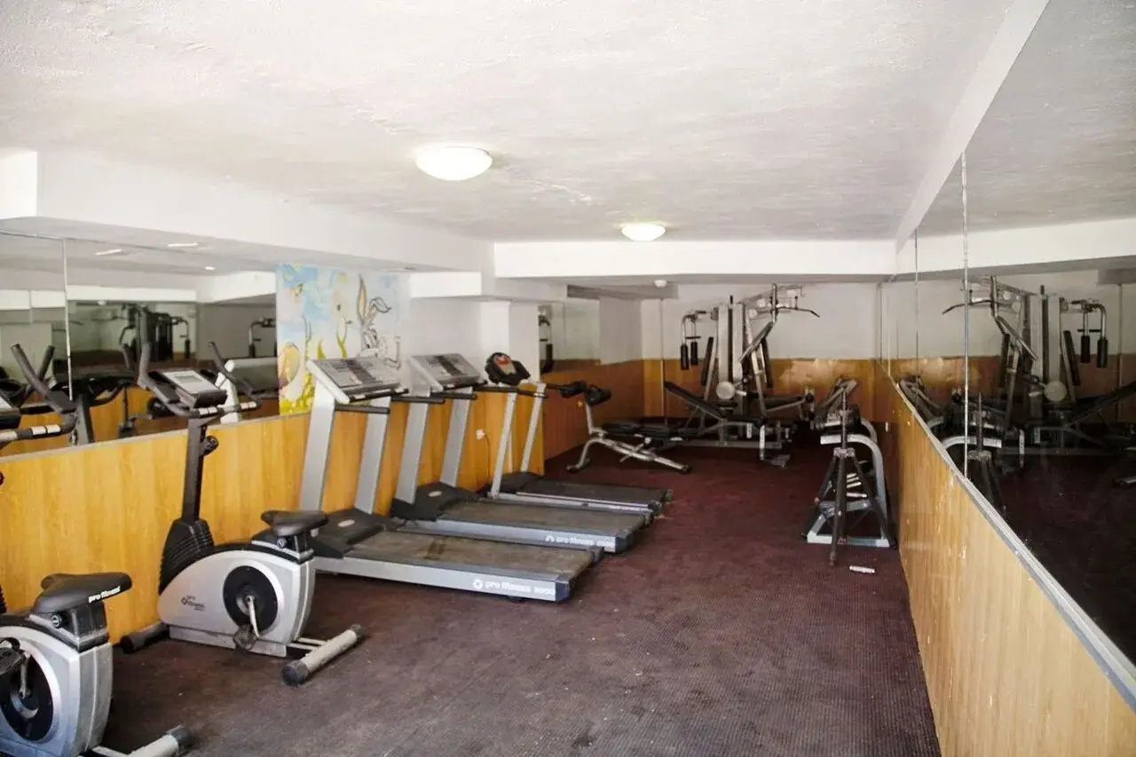 Photo - Side Legend Hotel