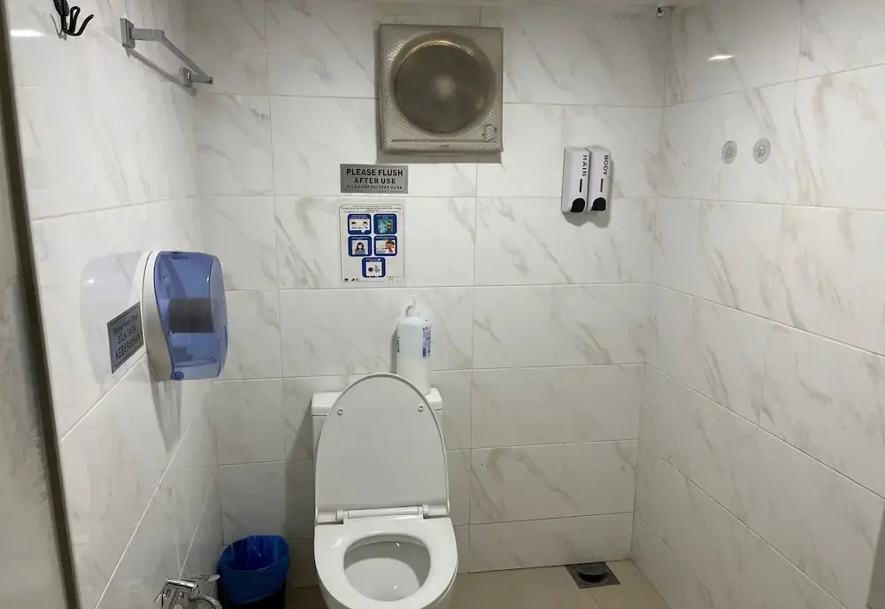 Foto - Oyo 91036 J Capsule Hotel Jalan Bukit