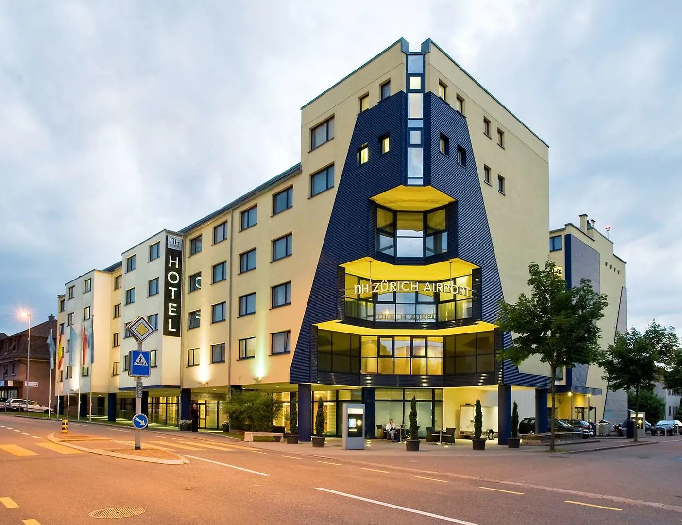 Photo - DORMERO Hotel Zürich Airport