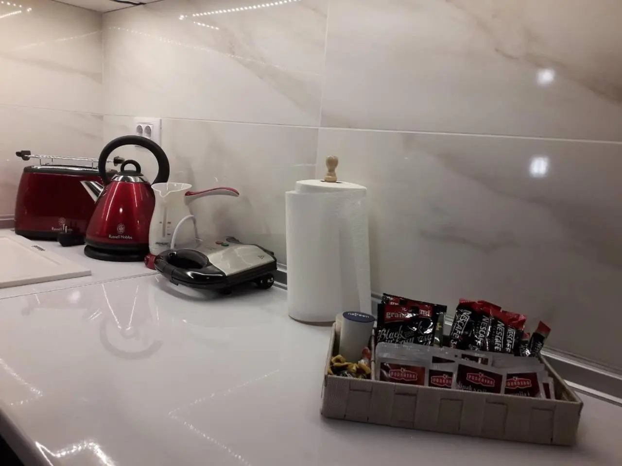 Gabriela & Marjan luxury self check-in Flatiron