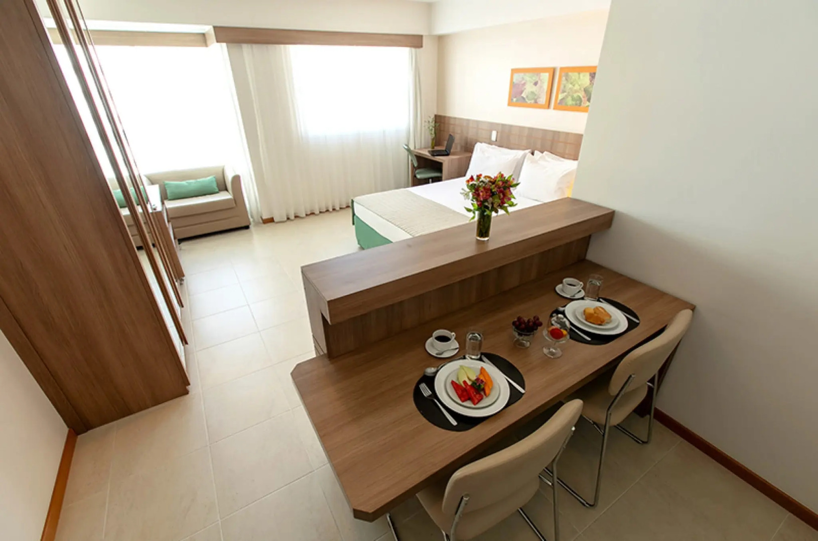 Photo - Saint Moritz Hplus Express