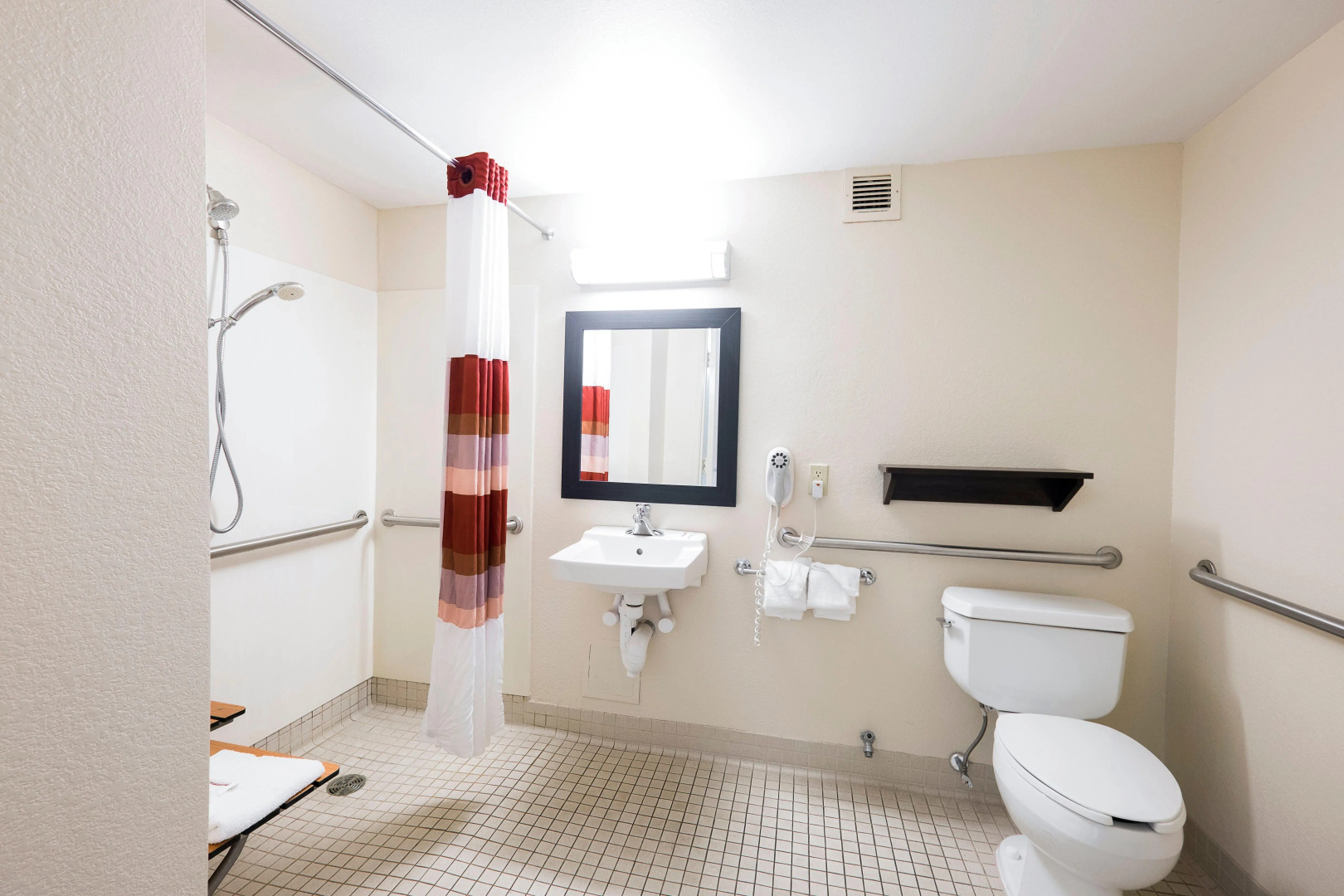 Photo - Red Roof Inn PLUS+ Boston - Woburn/ Burlington
