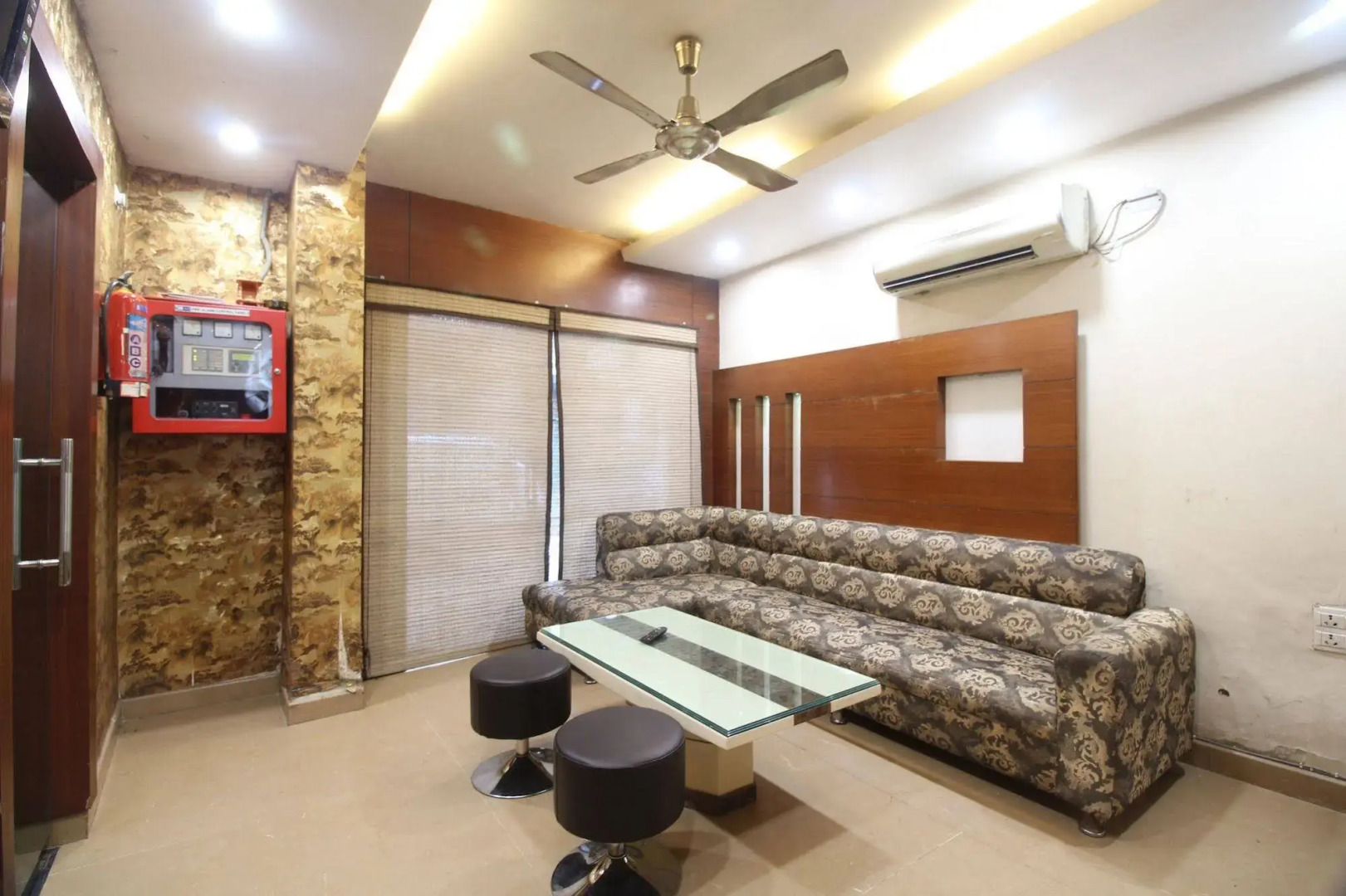 Photo - Hotel Vanson Villa, City Centre - With Free Airport & Train Station Pickup