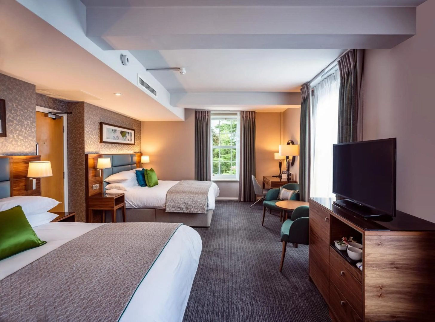 Photo - The Lensbury Resort