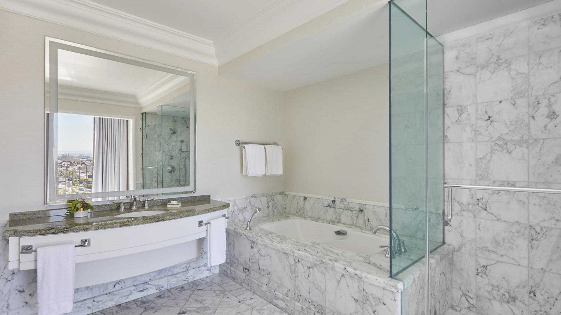 Photo - Beverly Wilshire, Beverly Hills, A Four Seasons Hotel
