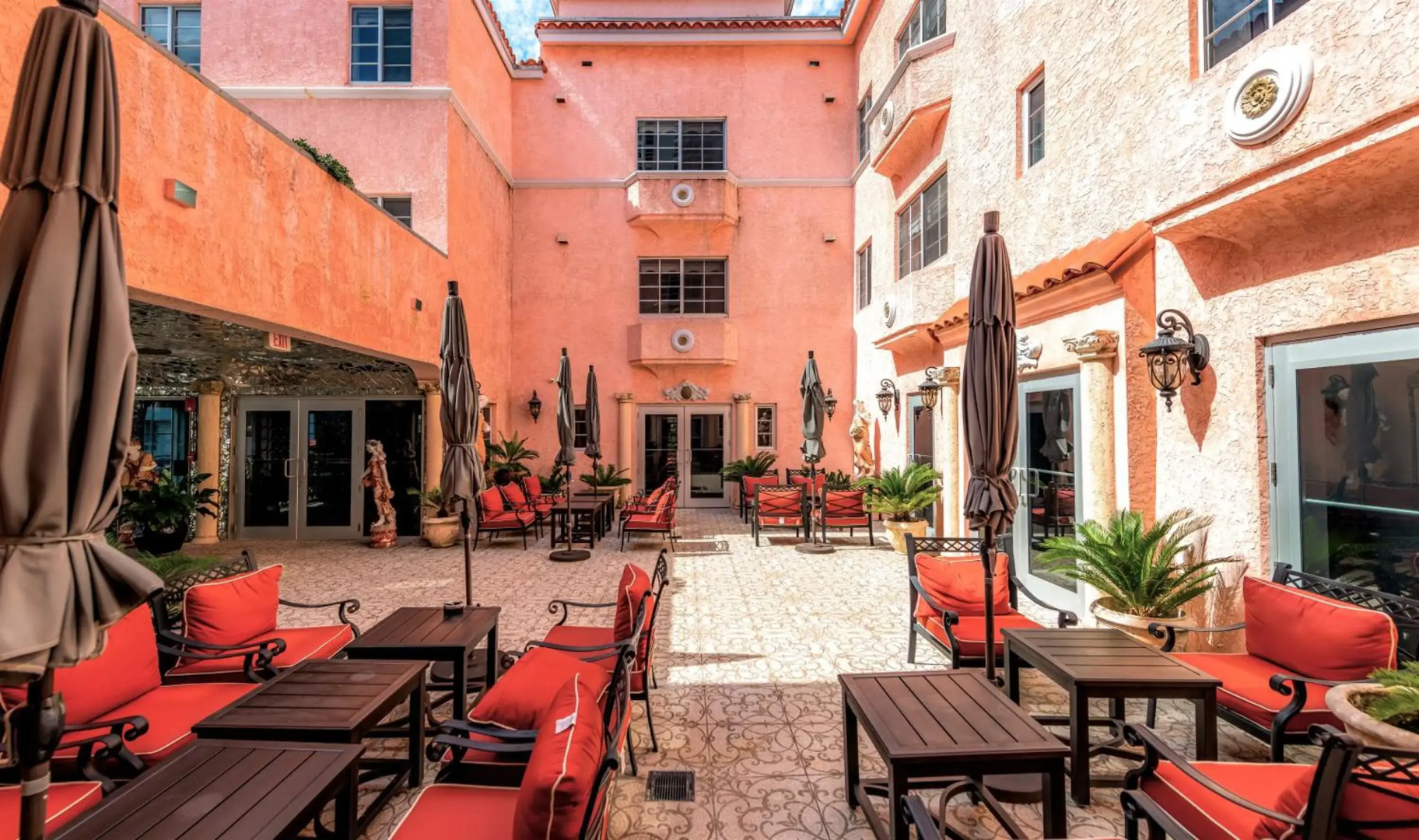 Foto - Secret Garden Miami Beach