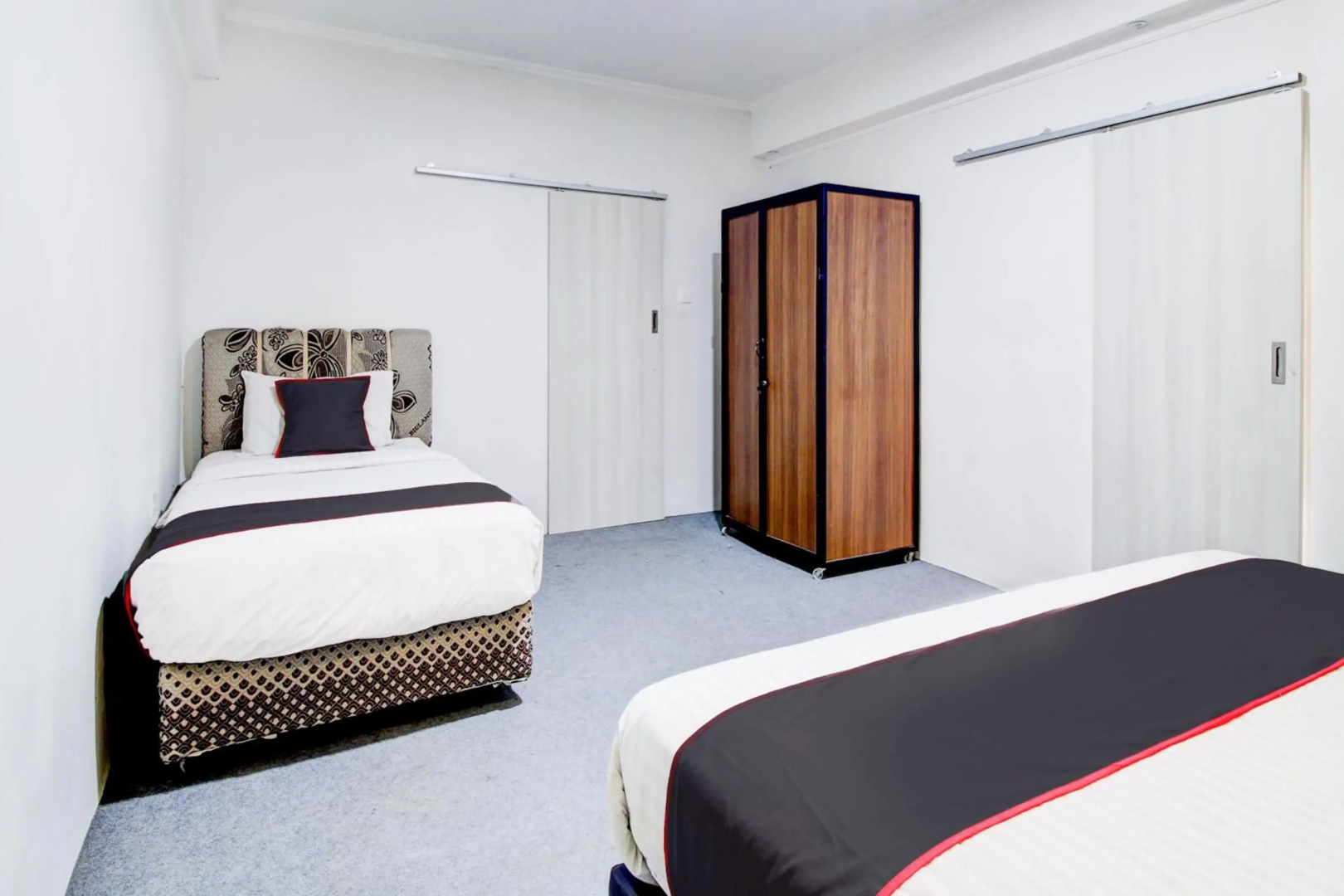 Hotel O Jalan Jenderal Sudirman Near Imam Bonjol Square Formerly Nelvi Guest House