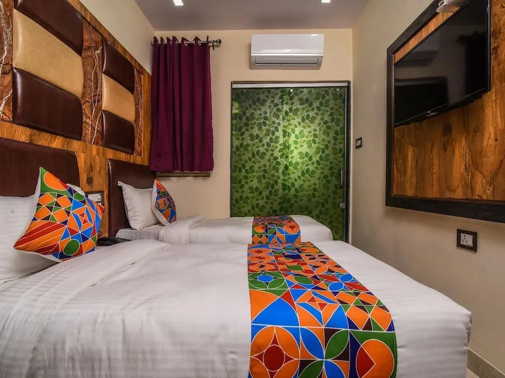 Photo - Hotel Dollar Inn