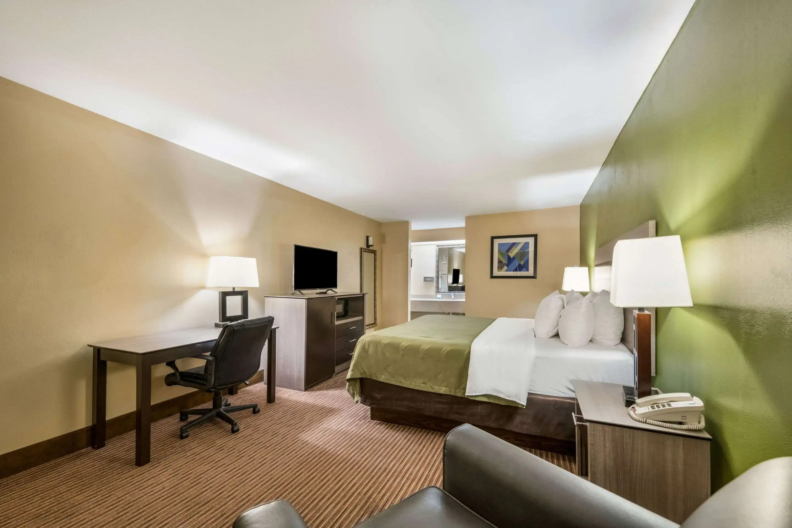 Photo - Quality Inn & Suites Garland - East Dallas