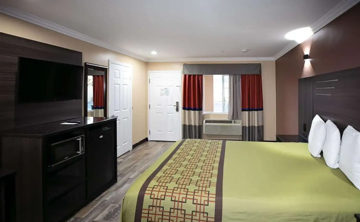 Photo - Rodeway Inn & Suites Bellflower