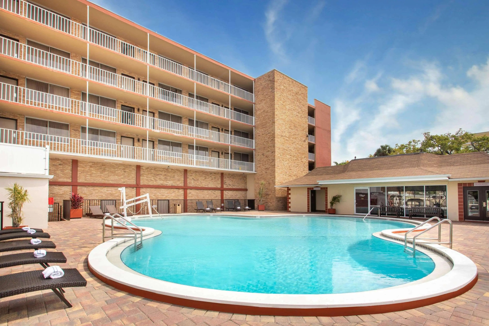 Foto - Ramada by Wyndham Tampa Westshore Airport South