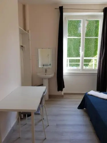 Foto - Budget Hôtel Weber - Strasbourg Centre Gare