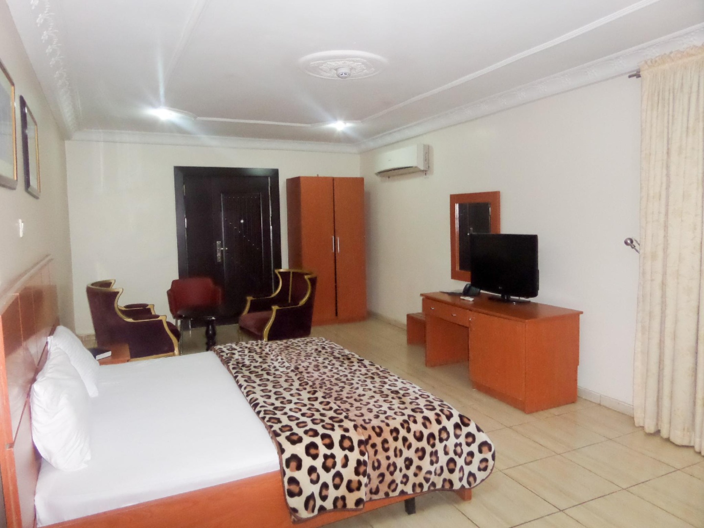 K-Kryxtal Suites