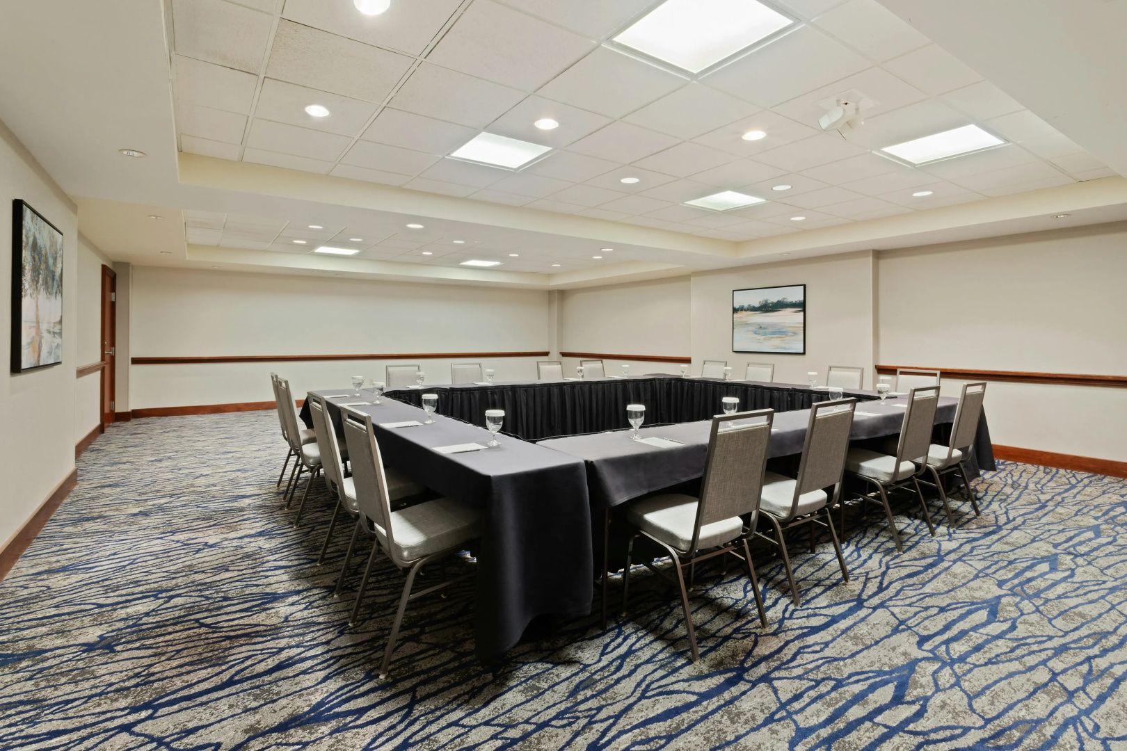Photo - Embassy Suites by Hilton Tampa USF Near Busch Gardens