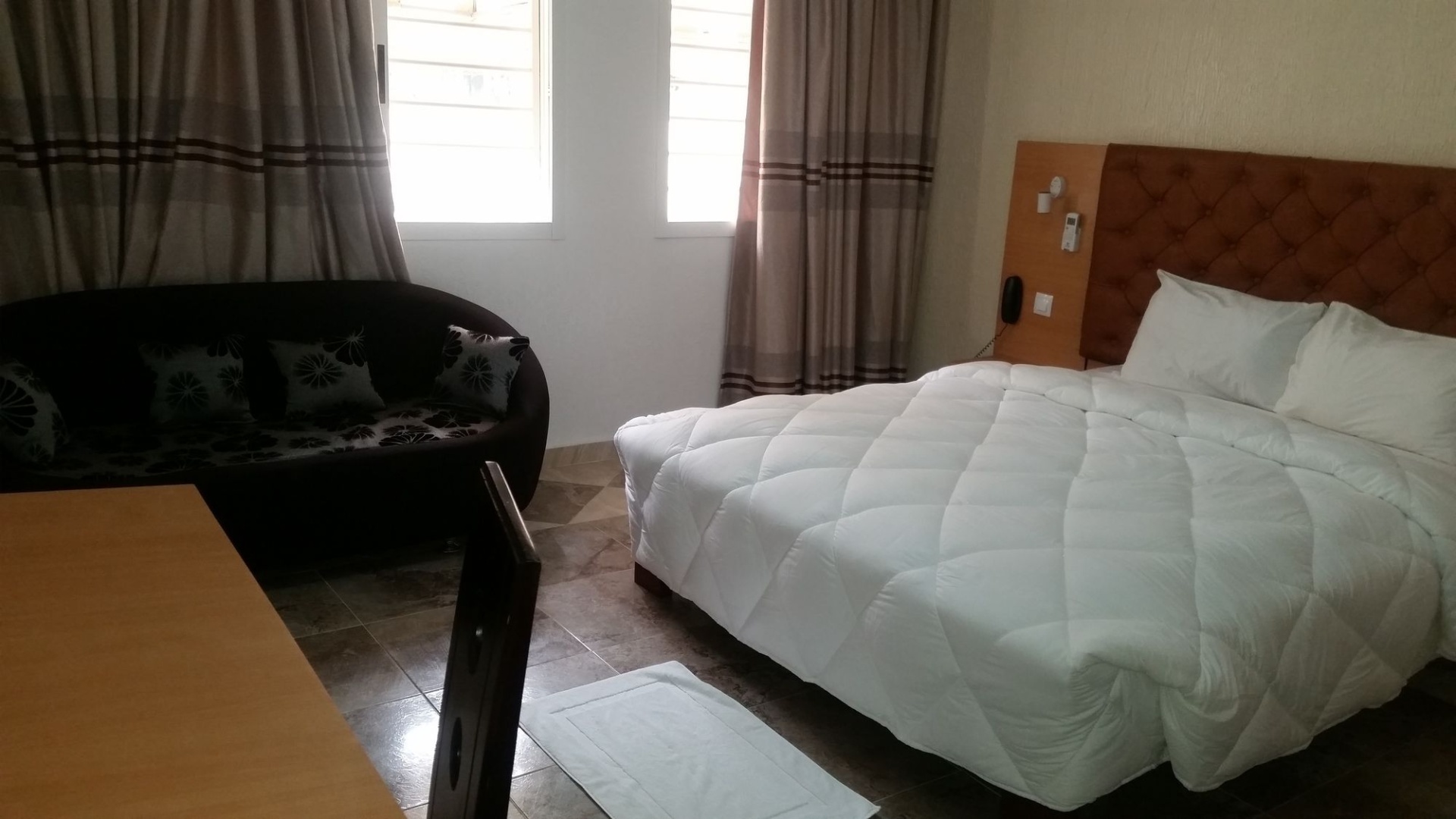 Eifell's Hotel's