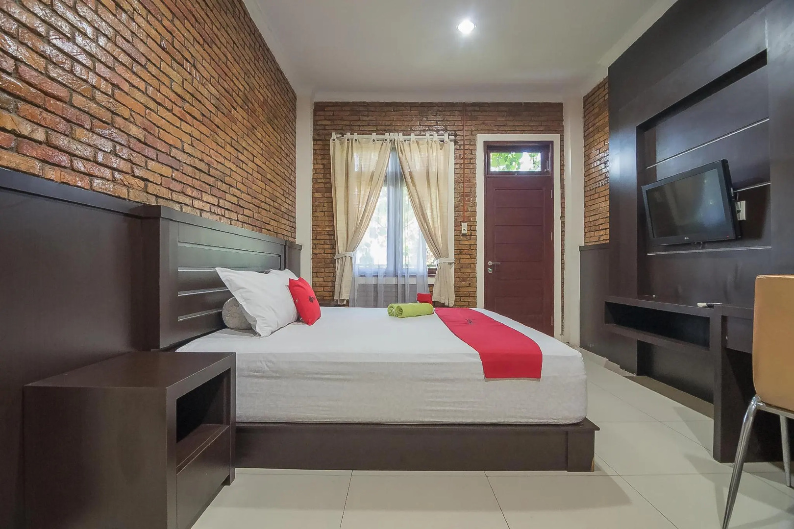 Photo - RedDoorz Plus near Cambridge City Square 2 Medan
