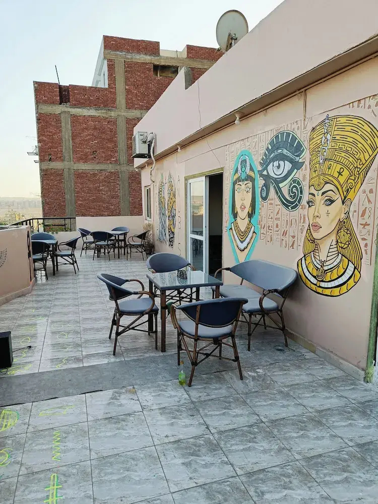 Foto - Sneferu Pyramids inn - Full Pyramids View