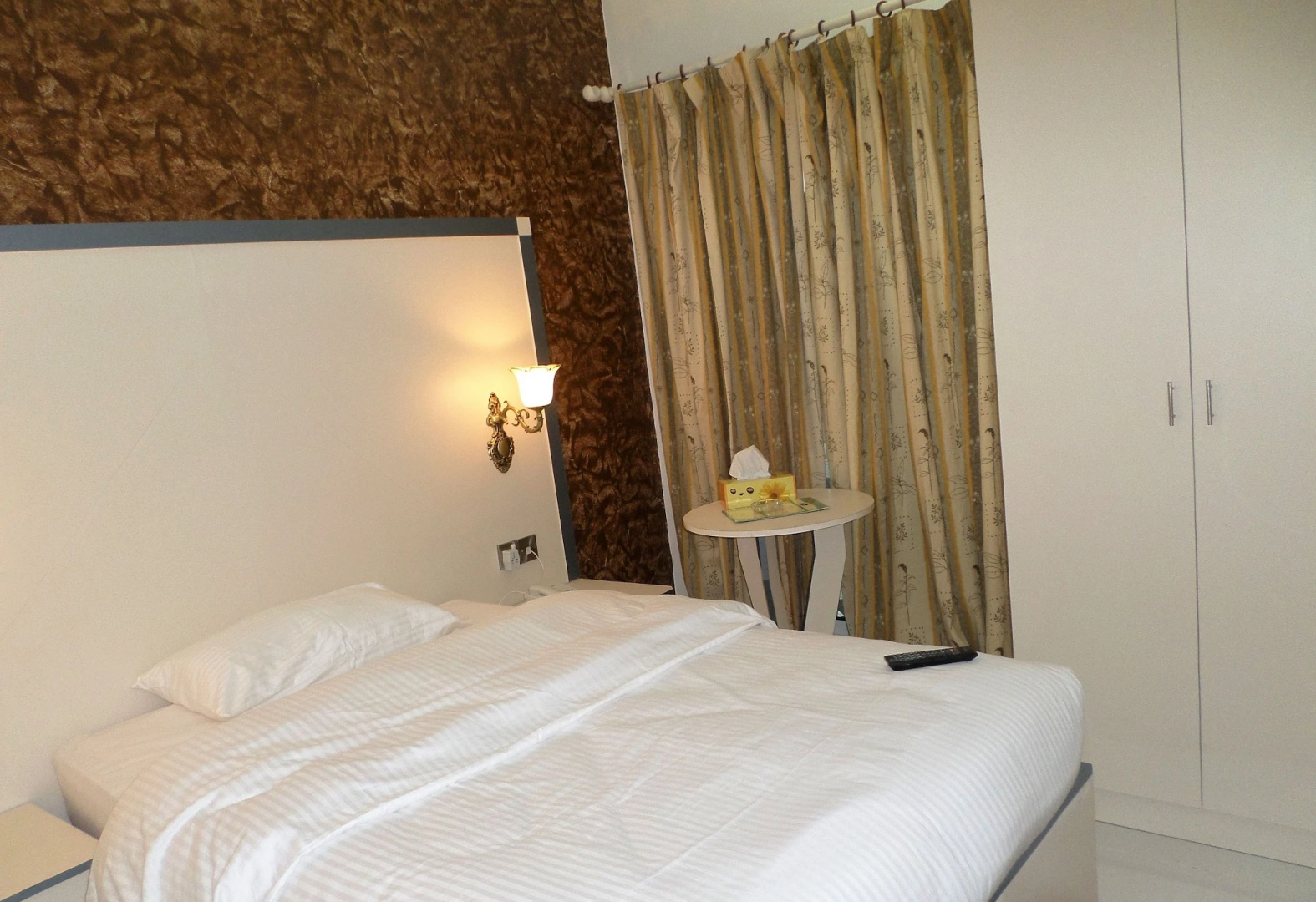 Photo - Concorde Inn Hotel