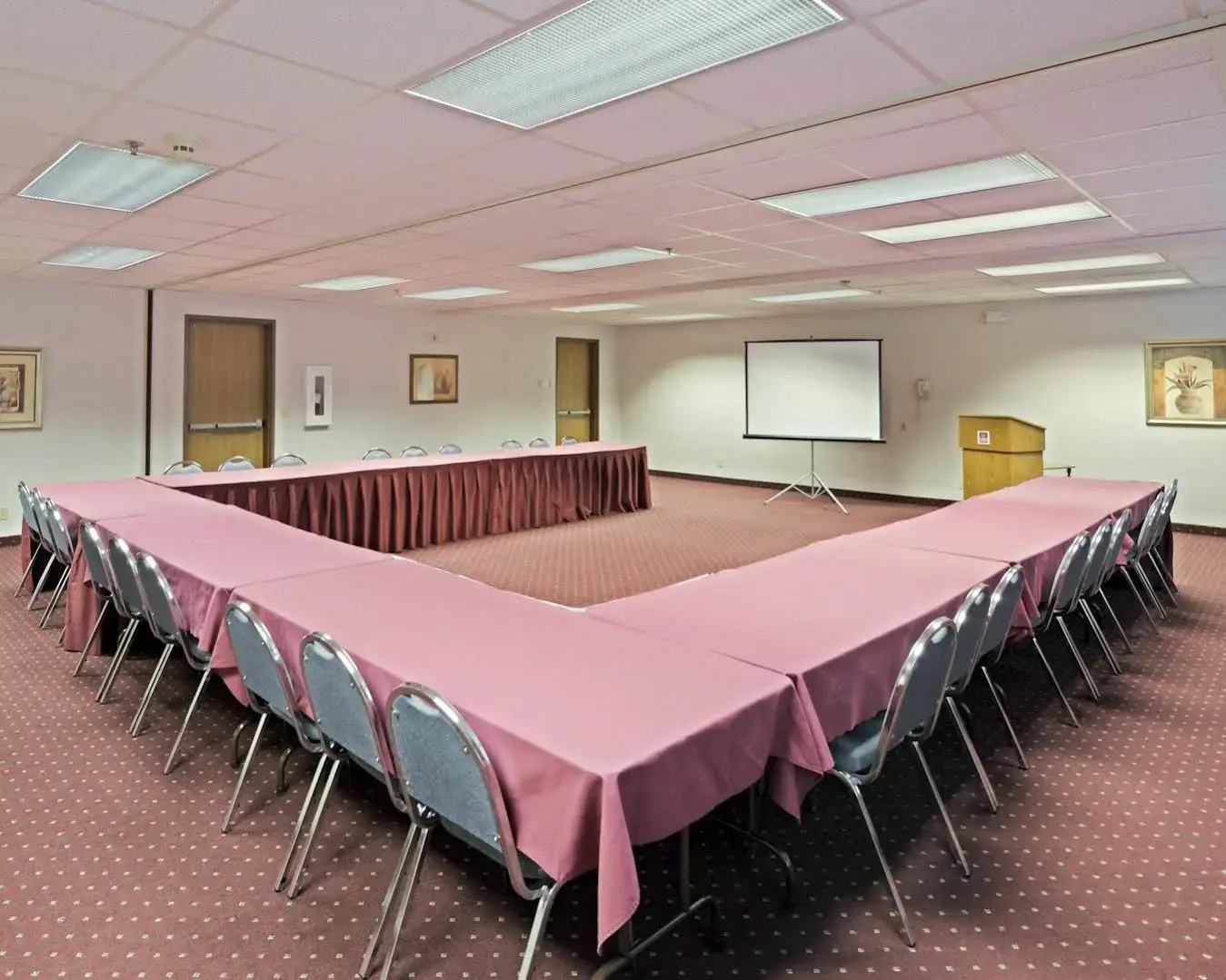 Photo - Comfort Suites Portland Airport