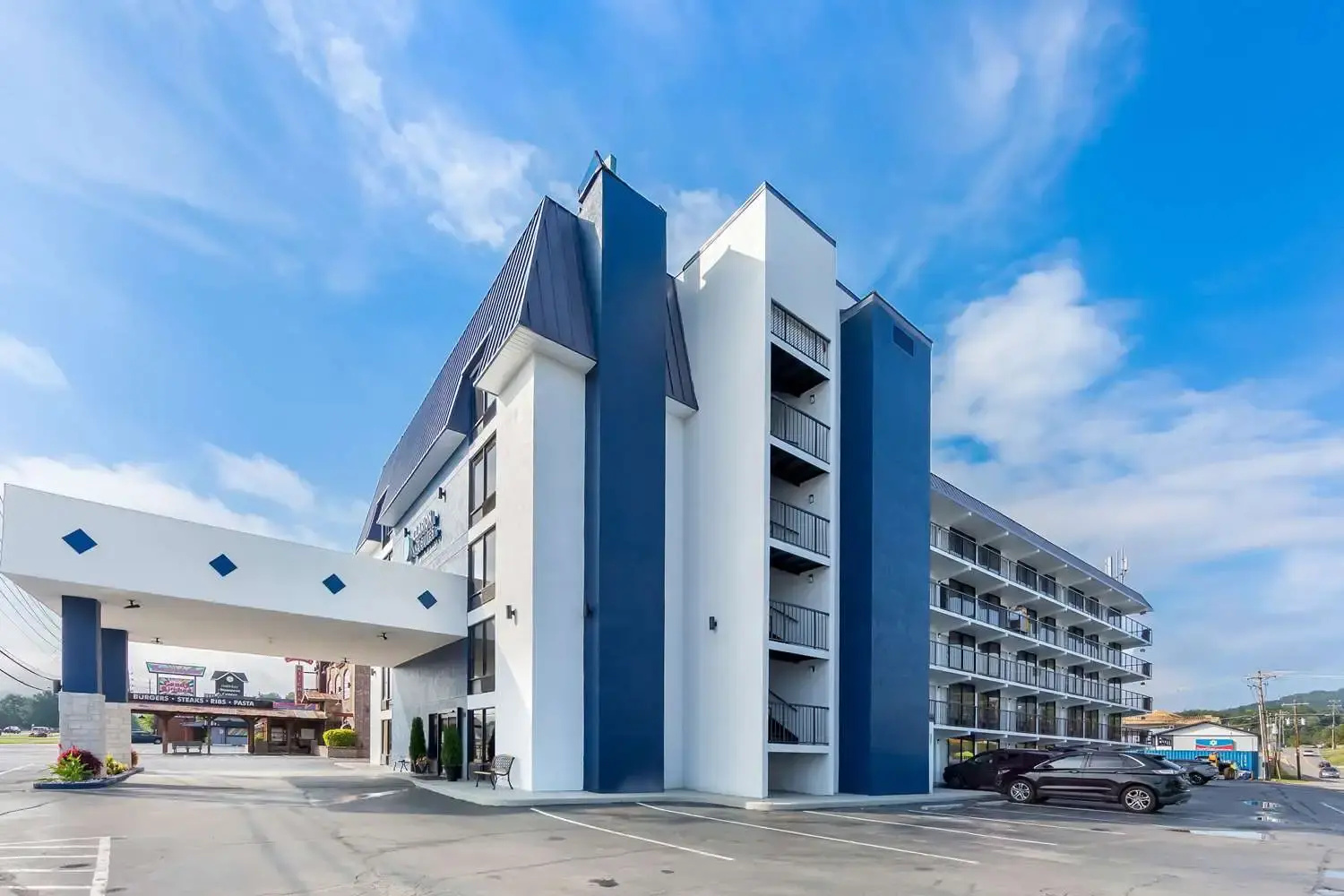 Photo - Clarion Inn & Suites near the Leconte Center Pigeon Forge
