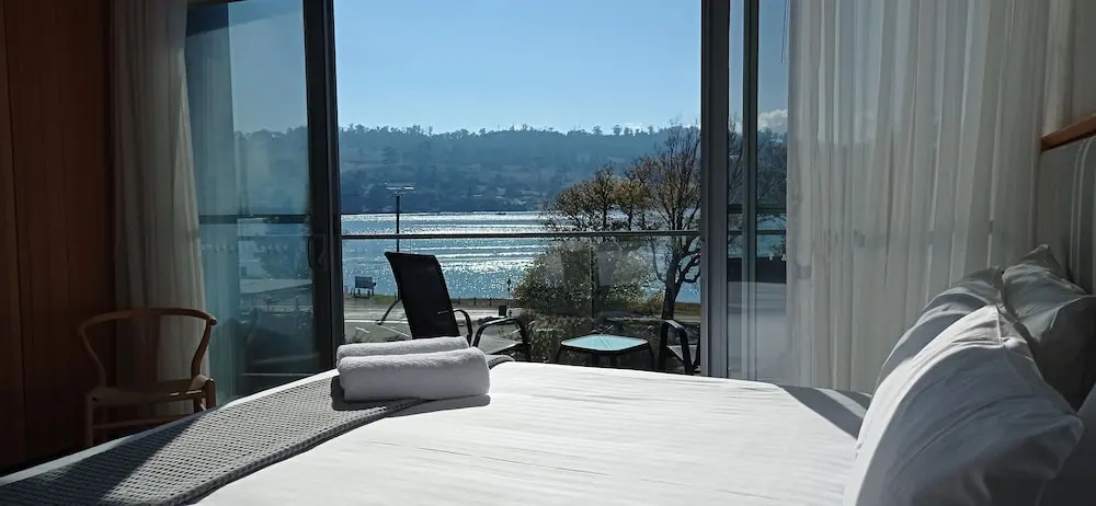 Photo - Rosevears Riverview Hotel