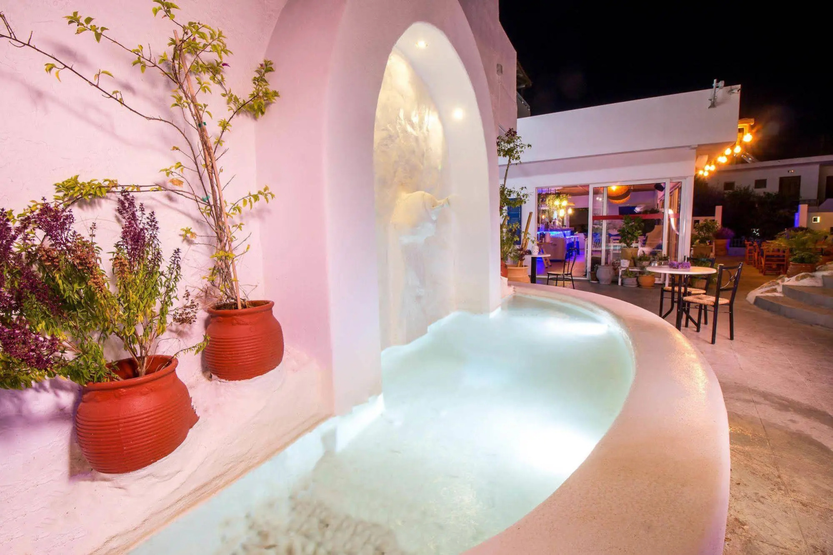 Photo - Tinas Plus Hotel