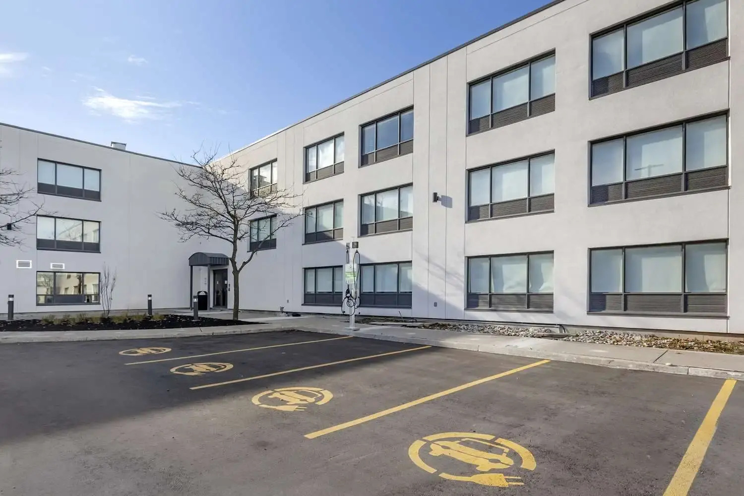 Photo - GLō Best Western Mississauga Corporate Centre