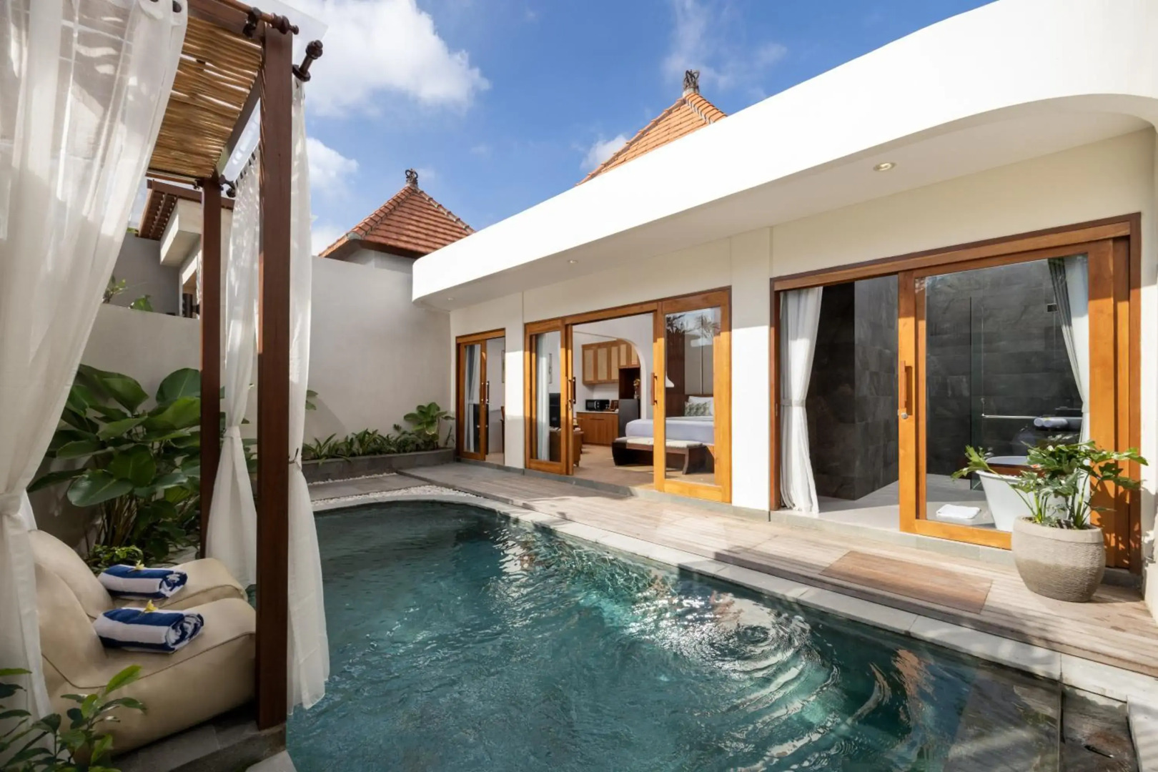 Foto - La Tropica Canggu Bali By Kanaya Hospitality