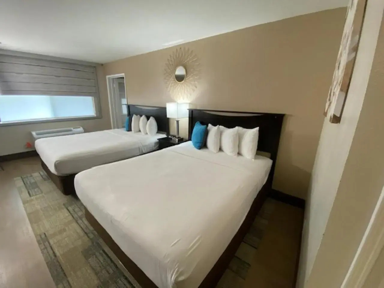 Photo - Stanford Inn & Suites Anaheim