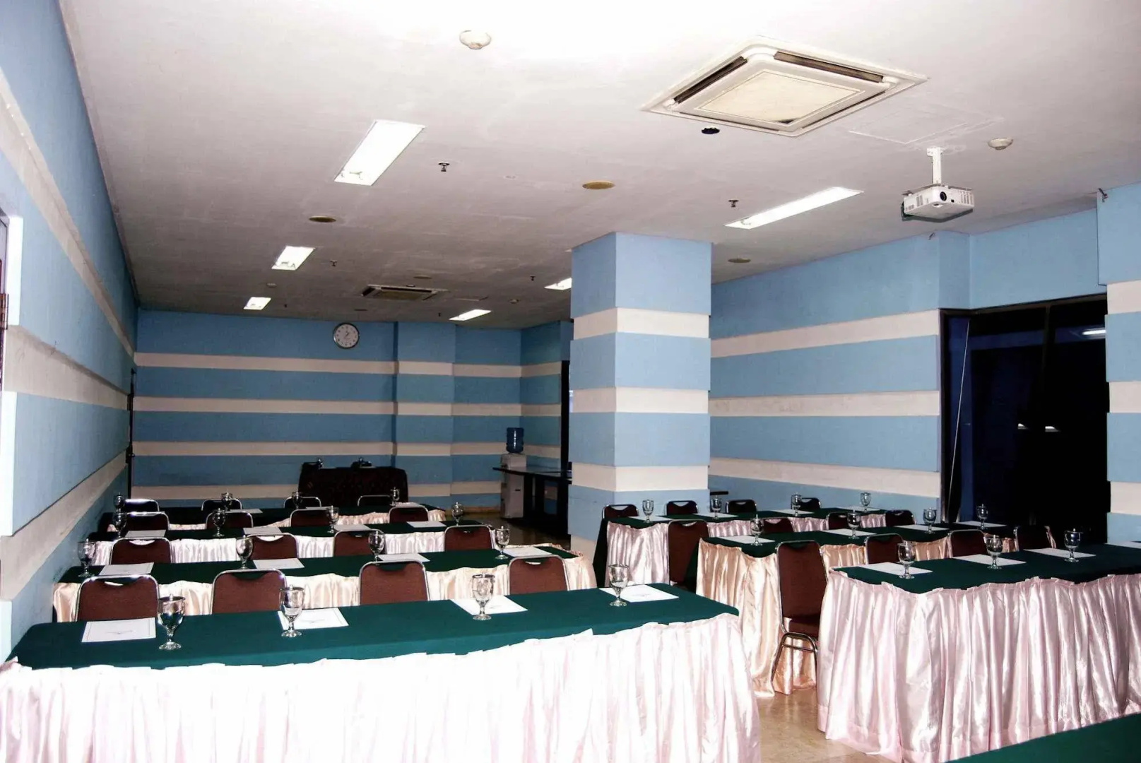 Foto - Super OYO Townhouse 1 Hotel Salemba
